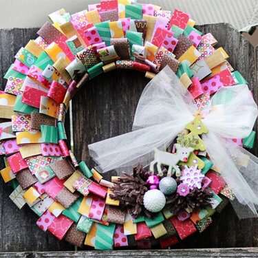 Loop De Loop Wreath *Crate Paper*