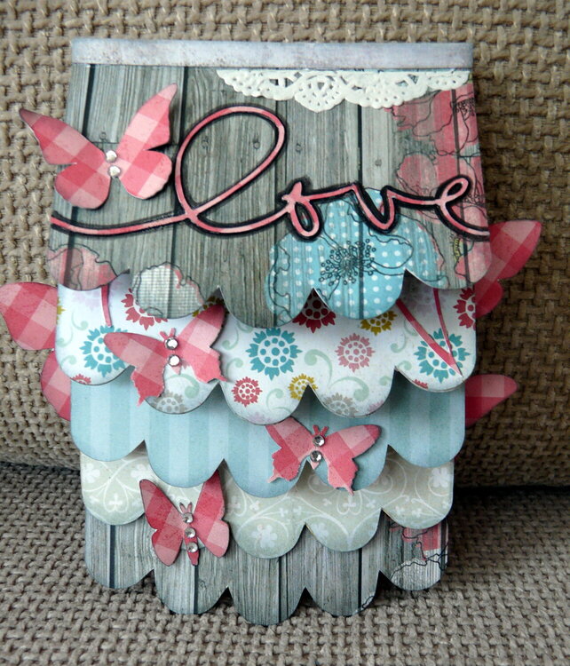 Scalloped mini album