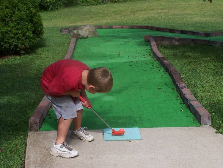 Taylor lining up his putt