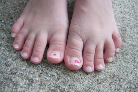 Tina toes