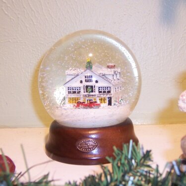 #5 Snow Globe - 10pts