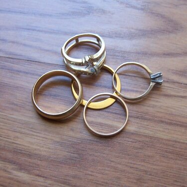 #7 Five Gold Rings - 10 pts