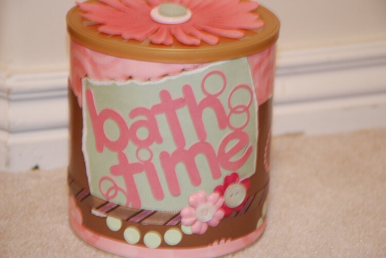 Bath time gift can