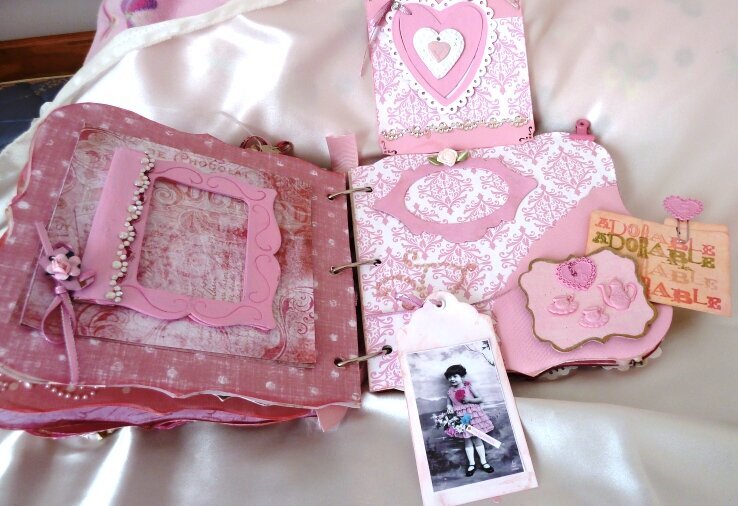 Shabby Chic Rose mini chipboard album