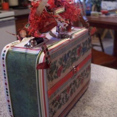 Side view of Christmas lunch box