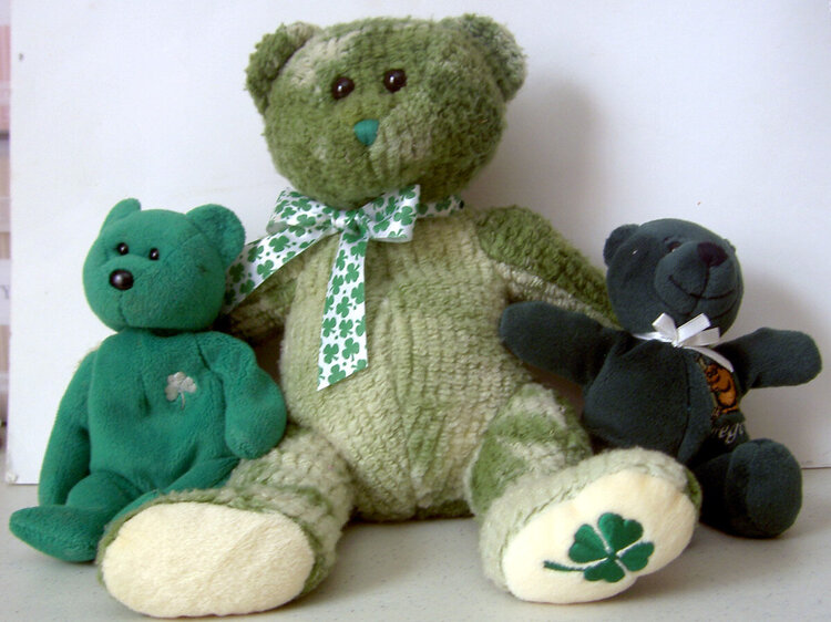3 green bears