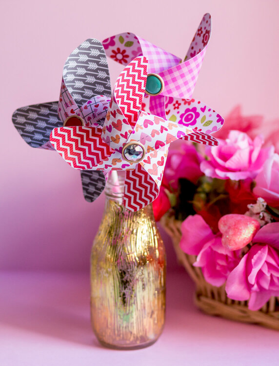 Valentine Decor - Gold foiled vase