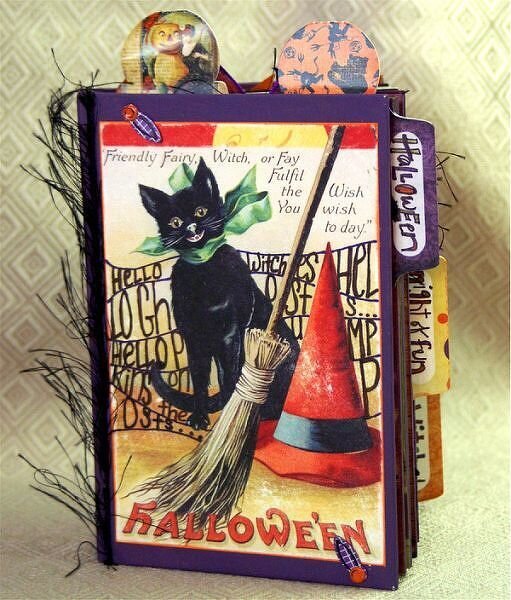 ~Halloween Board Book-New Daisy D&#039;s &amp; Reminisce~