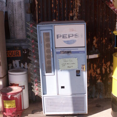 Old Pepsi machine off of Route 66
