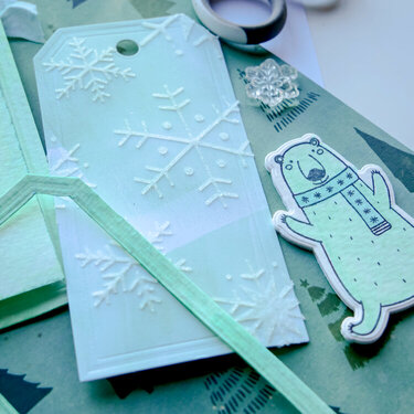 Delicate Snowflakes | Tag DIY