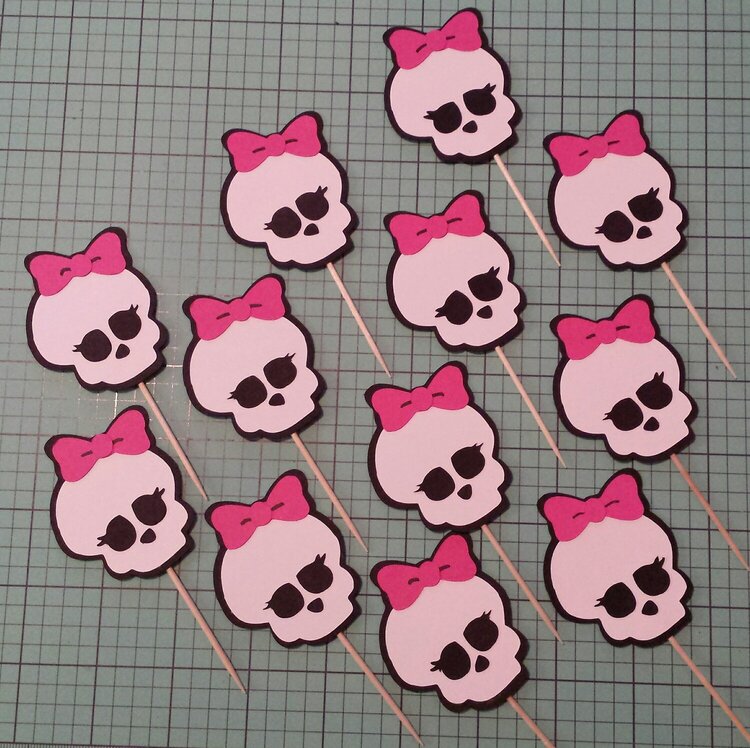 Monster High cupcake toppers