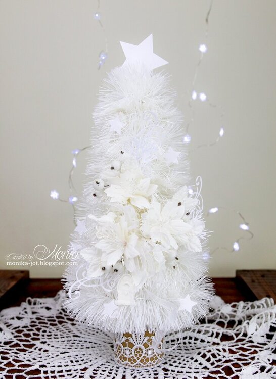 White Christmas tree