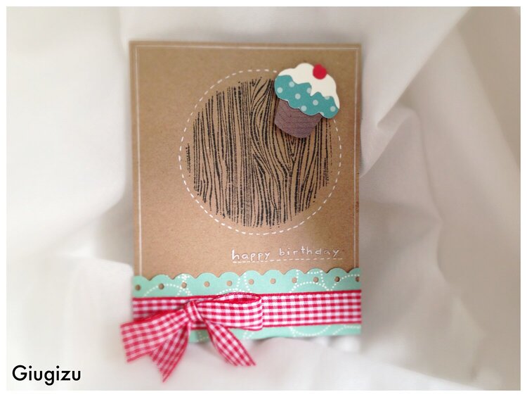 Woodgrain &amp; cupcake birthday card