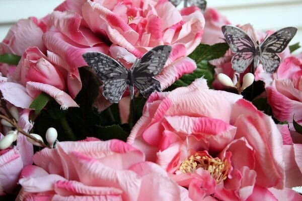 ~Goodwill Roses~ made shabby elegant - Pink Paislee