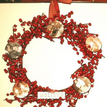 ~Family Christmas Berry Wreath~ inspiration piece
