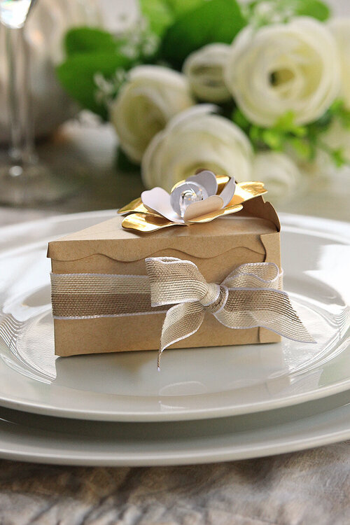 Light up floral wedding favour