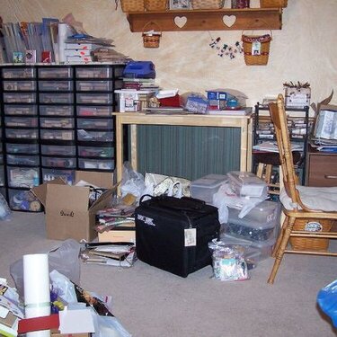 My messy craft room *WARNING* pictures are graphic