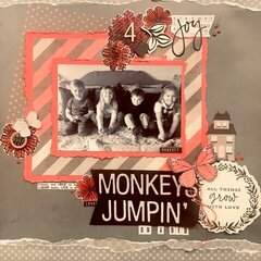 ~4 Monkeys's Jumpin' On a Bed~