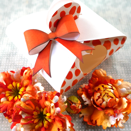 Elizabeth Craft Designs - Flowers With Love Collection - Dies - Bon Bon Box