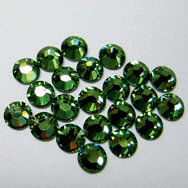 EK Success - Jolee's Jewels - Crystallized Swarovski Elements Collection - Flat Back Hotfix Jewels - 5 mm - Peridot
