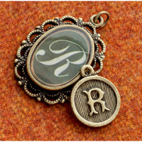 Making Memories - Vintage Groove Collection - Jewelry Alphabet Charms - Letter R