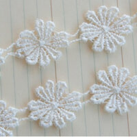 Maya Road - Trim Collection - Vintage Lace Trim - Large Daisy - White - 1 Yard, BRAND NEW