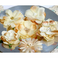 Petaloo - Chantilly Collection - Mixed Blooms Flowers - Cream Gold