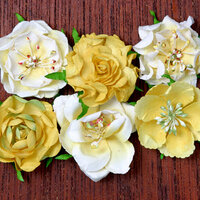 Petaloo - Canterbury Collection - Roses - Lemon