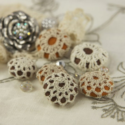 Prima - Cute as a Button Collection - Flower Center Embellishments - Charmed