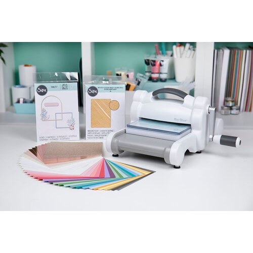 Máquina de Corte e Relevo Sizzix Big Shot Plus Starter Kit White & Gray -  660341 em Promoção na Americanas