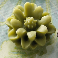Websters Pages - Whimsies - Resin Embellishment Pieces - Mini Flower Petals - Moss Green